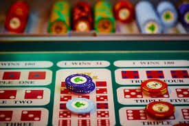 Pengguna mobile di Indonesia menikmati hiburan digital sports dan casino secara aman dan nyaman